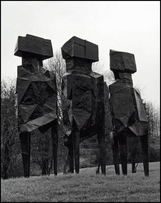 Lynn Chadwick the Sculptures at Lypiatt Park - Agenda Bookshop