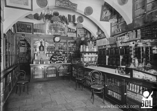 Richard Ellis: Malta – Portrait of an Era – 1860-1940 - Agenda Bookshop
